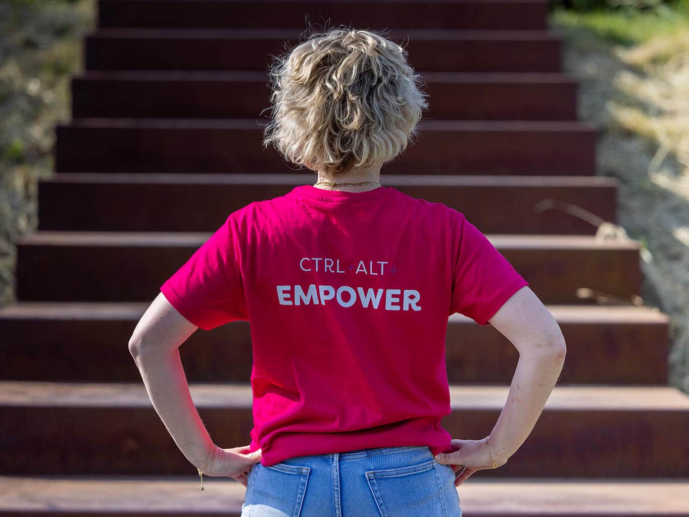 Roze T-shirt Cyber Ladies - Afbeelding 2